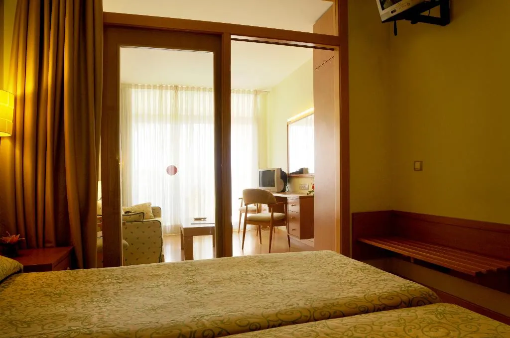 FAMILY ROOM CAPACITY 4 Room, Evenia Olympic Suites, Costa Brava