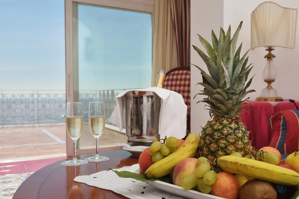 SUITE SEA VIEW WITH TERRACE Room, Luna Convento, Naples