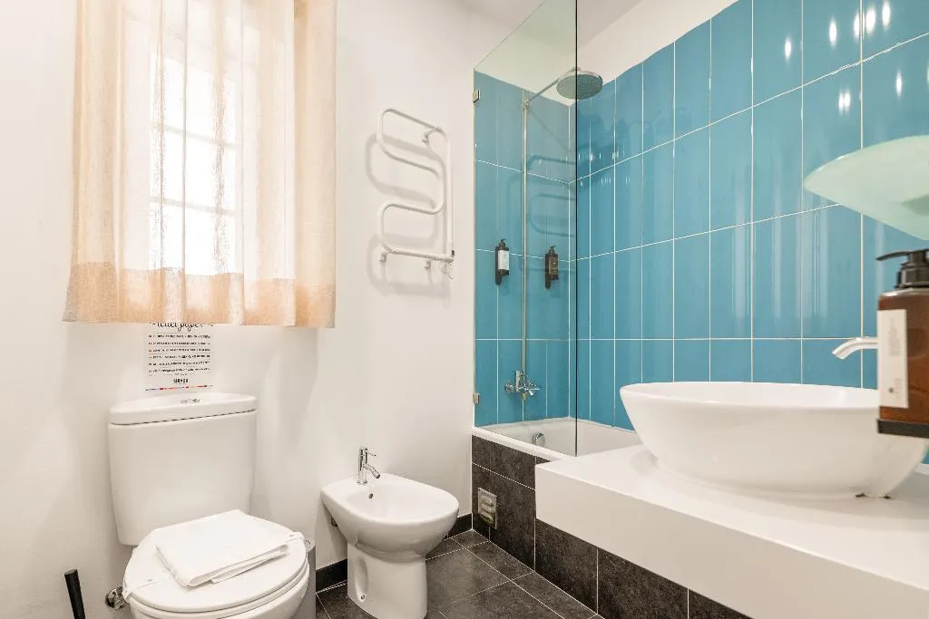 DOUBLE ONE BEDROOM ONE BATHROOM Room, Casa do Bairro by Shiadu, Lisbon