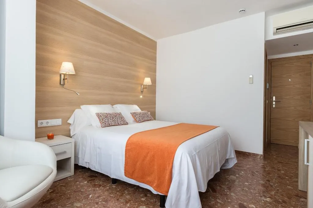 Room, Hostal Menurka, Menorca