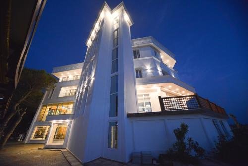 Hotel Elesio, Kavaje