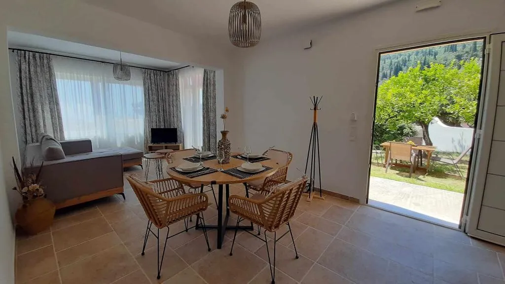HOUSE TWO BEDROOMS ONE BATHROOM Room, Roza studios, Corfu