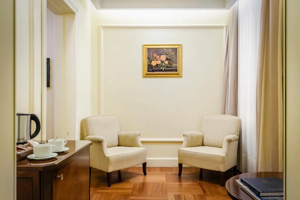 JUNIOR SUITE STANDARD Room, Eurostars Centrale Palace, Palermo