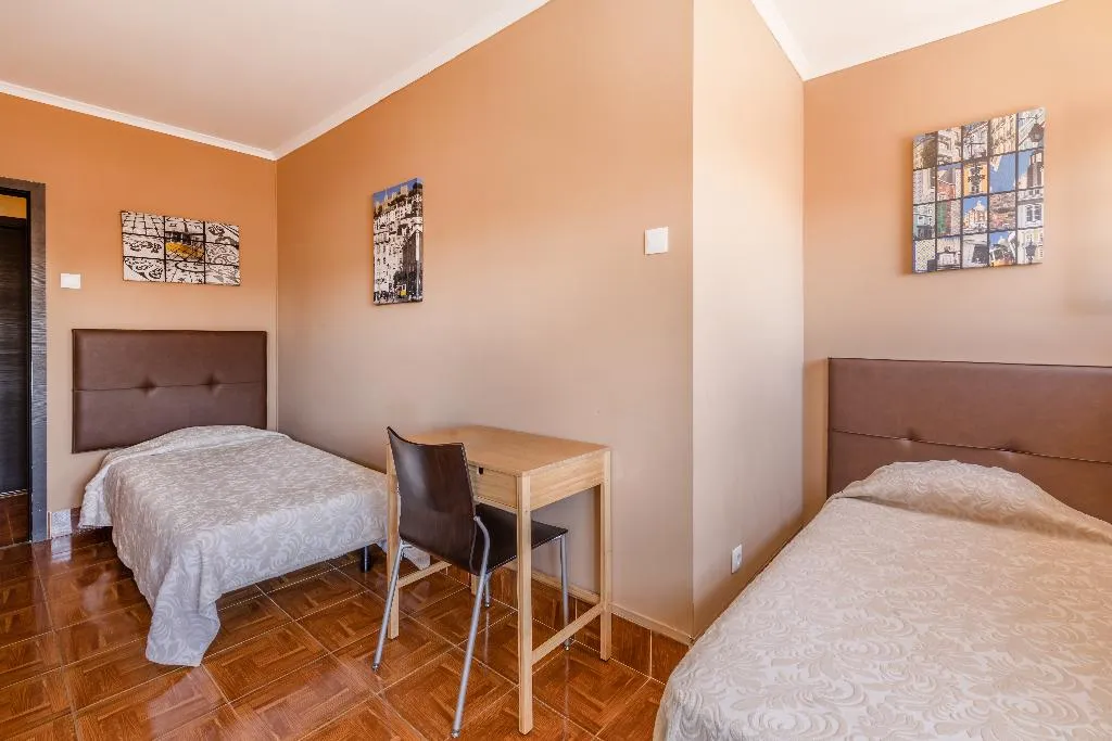 TRIPLE STANDARD Room, V Dinastia, Lisbon