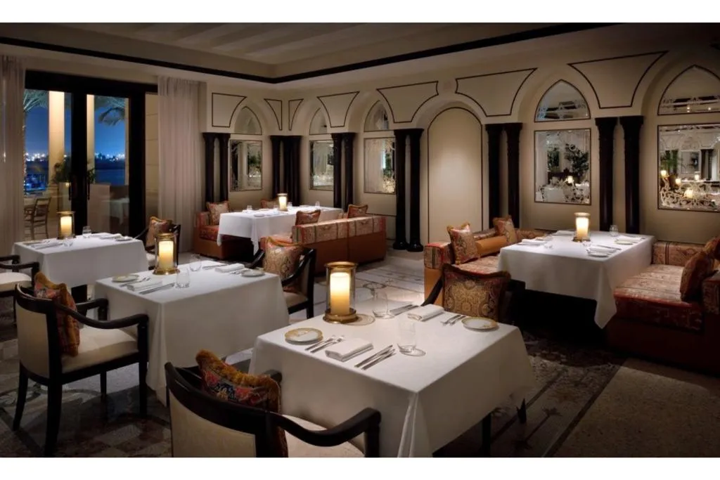 Restaurant, Palazzo Versace Dubai, Dubai