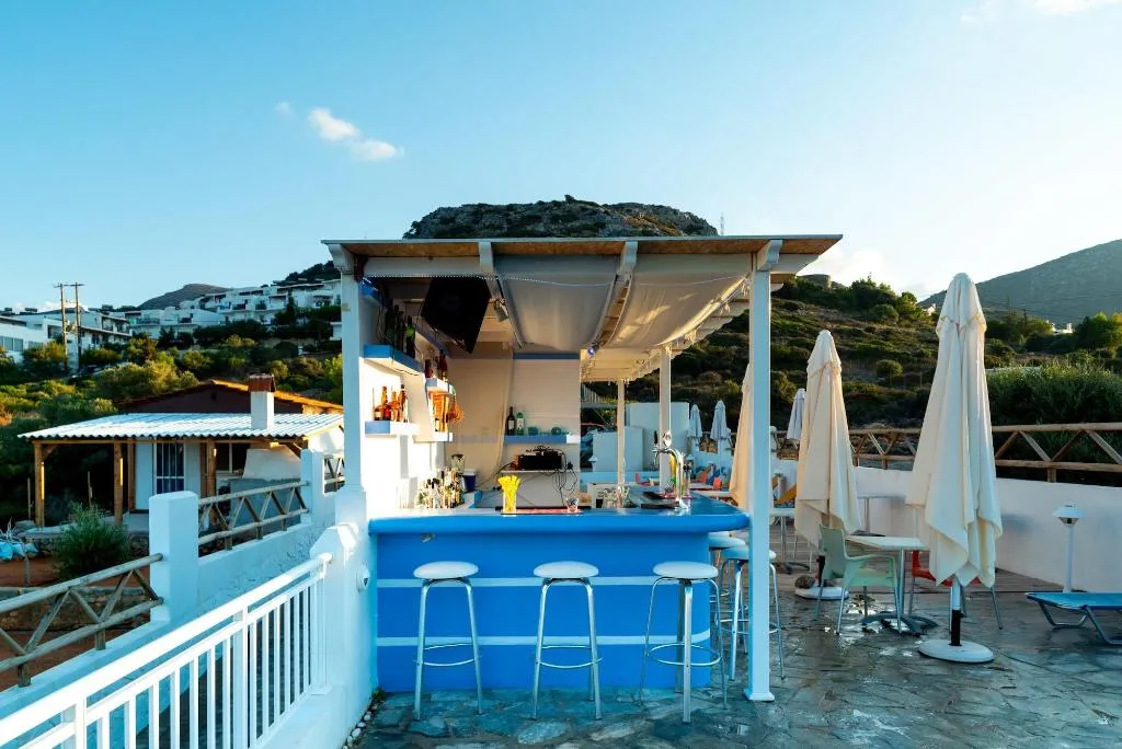 Bar, Okirroi Villas and Apts, Crete