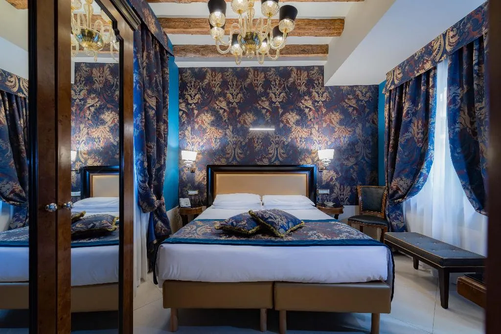 DOUBLE INNER Room, Paganelli, Venice