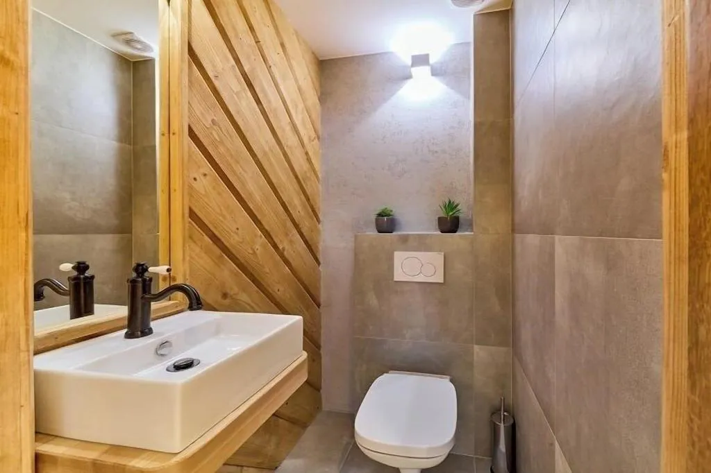 Room, ApartHotel Giewont, Krakow