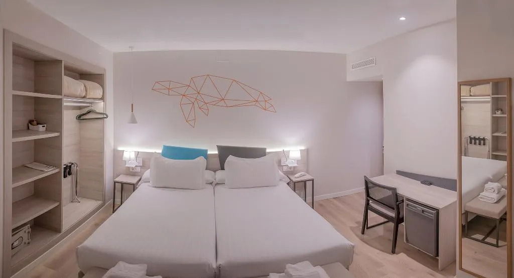 Room, Mediterraneo, Valencia