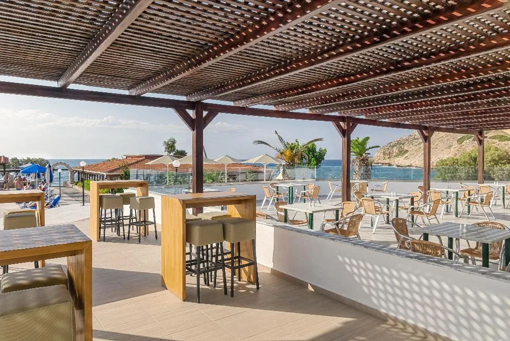 Bar, Begeti Bay, Crete