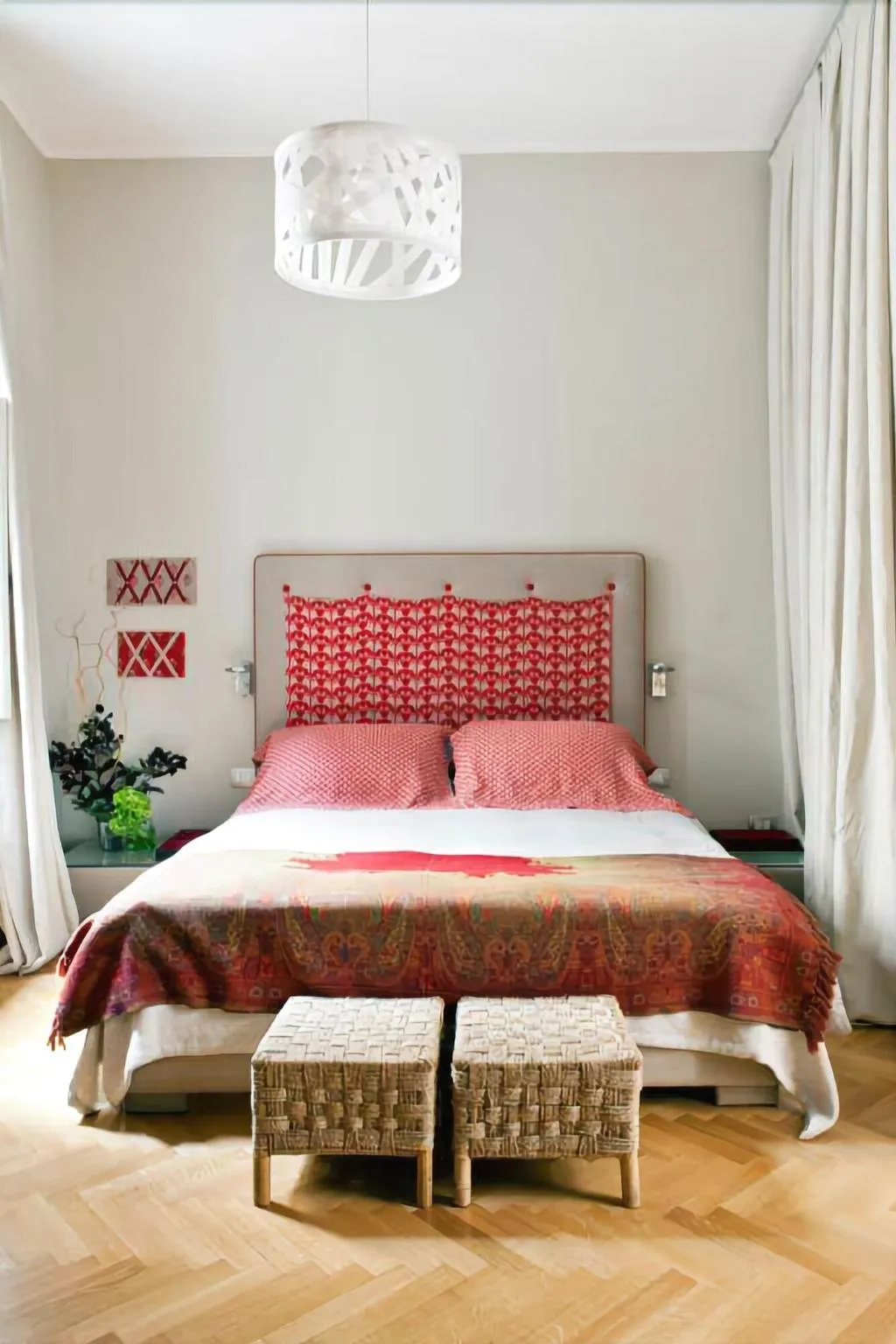 Room, Mynavona, Rome