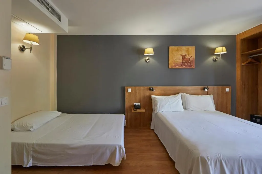 FAMILY ROOM CAPACITY 2 Room, Nura Santa Ponsa Pins, Majorca