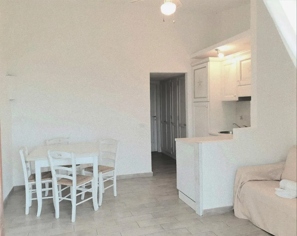 APARTMENT CAPACITY 4 Room, Villaggio Marineledda, Olbia