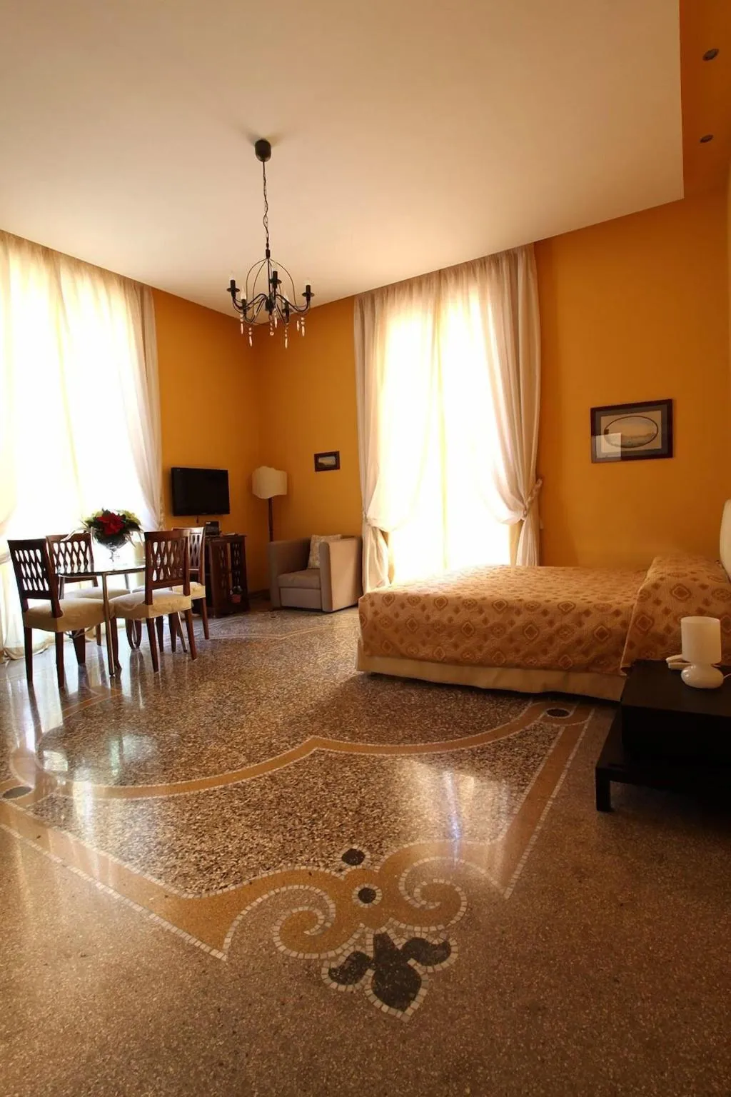 Room, B&B Orsini46, Naples