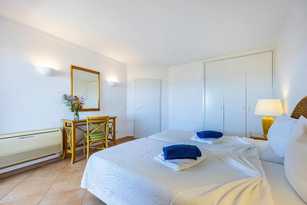 APARTMENT ONE BEDROOM WITH AIR CONDITIONING Room, Vila Palmeira, Algarve