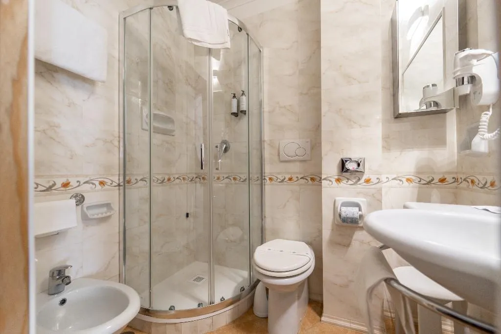 DOUBLE ECONOMY Room, Oxford, Rome