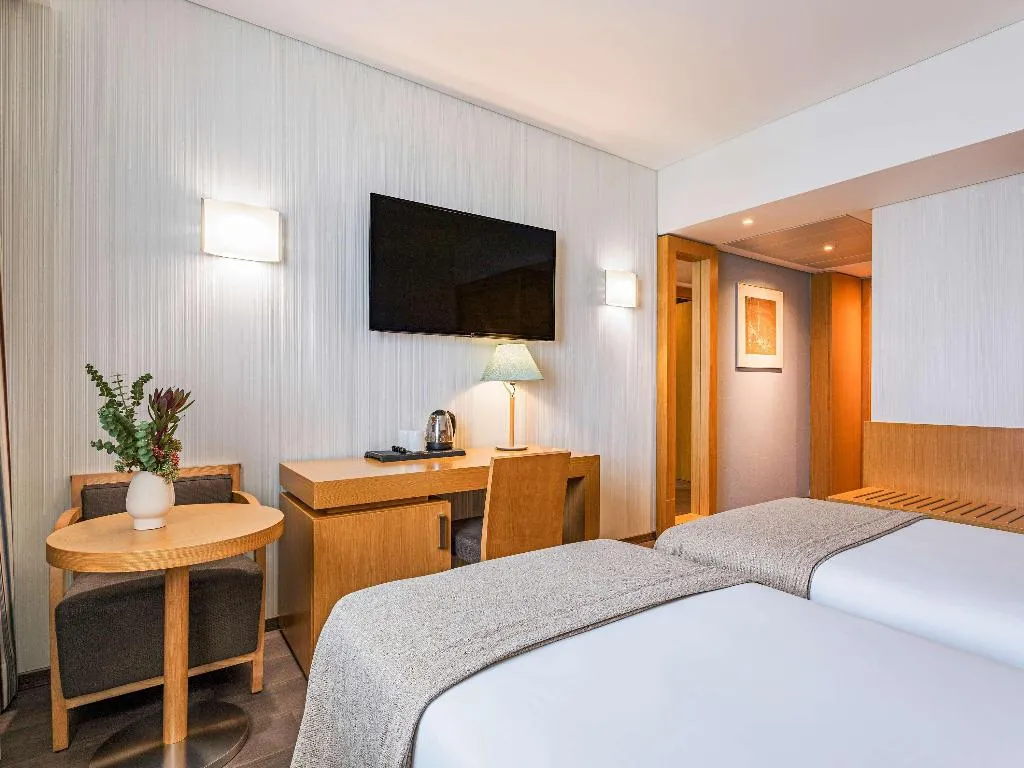 TWIN SUPERIOR Room, Mercure Lisboa Almada Hotel, Lisbon