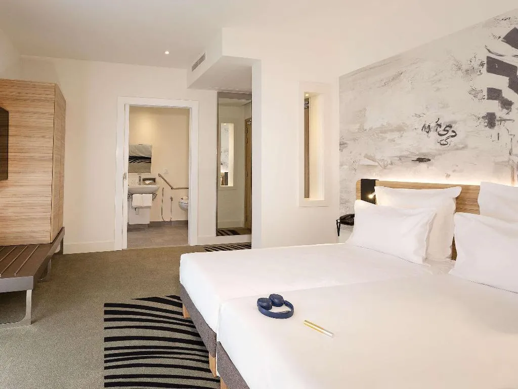 TWIN CLASSIC Room, Novotel Tunis Lac, Tunisia