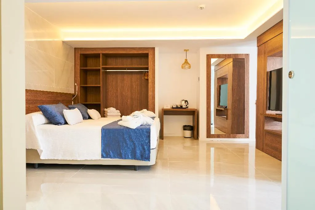 SUITE PREMIUM Room, Eurostars Puerto de Ibiza, Ibiza