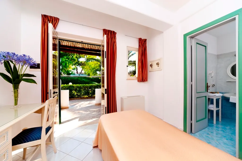 SINGLE STANDARD Room, Parco delle Agavi, Naples