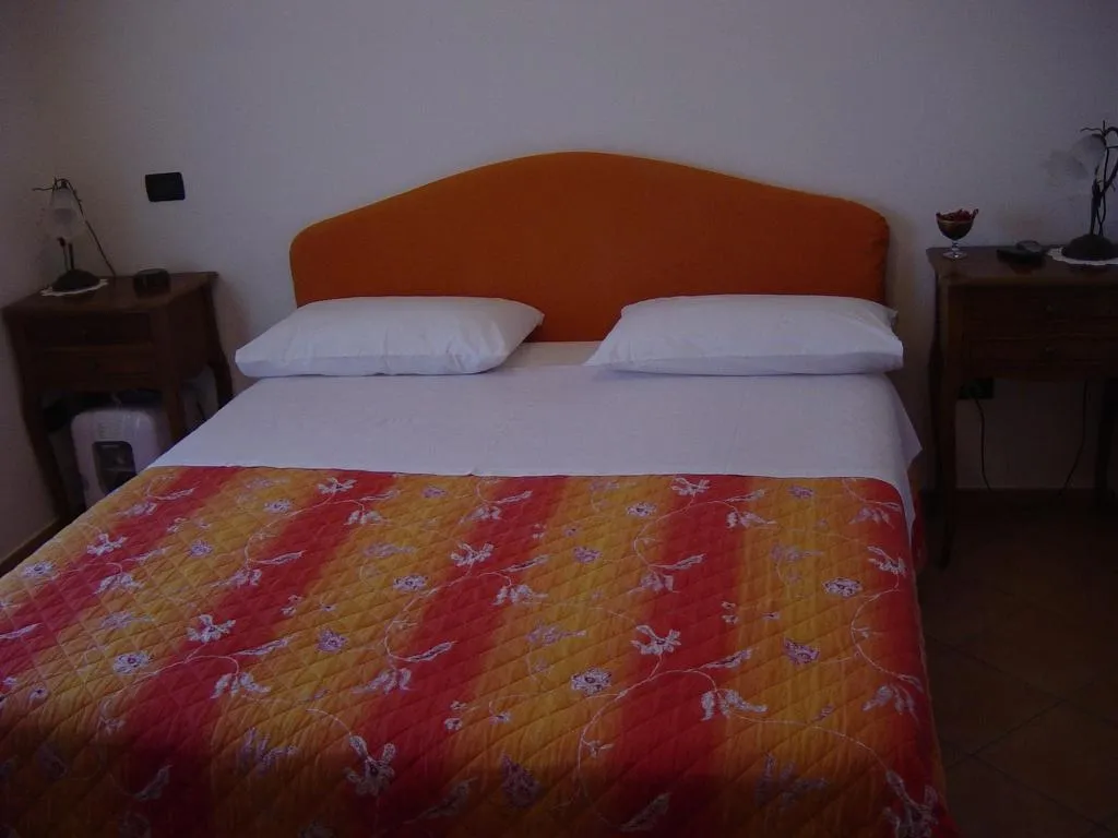 Room, B&B Puntaferano, Naples