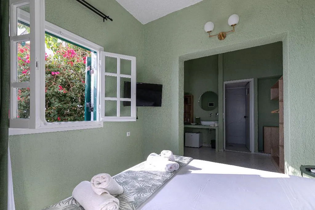 SUITE SEA VIEW CAPACITY 3 Room, Triton Authentic Cretan Hotel, Crete