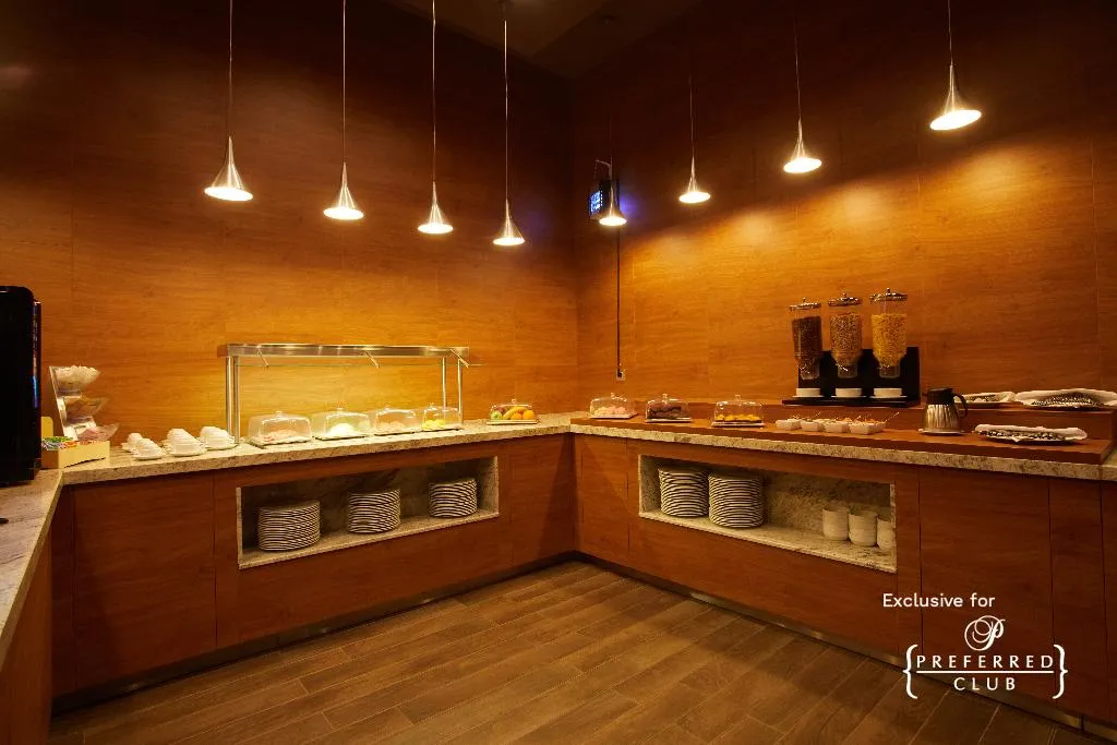 Bar, Secrets Sunny Beach Resort & Spa, Bourgas