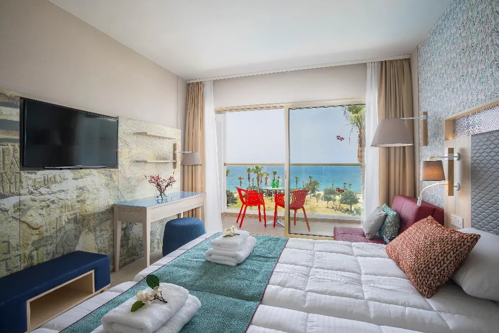 DOUBLE DELUXE SEA VIEW Room, Leonardo Laura Beach And Splash Resort, Cyprus