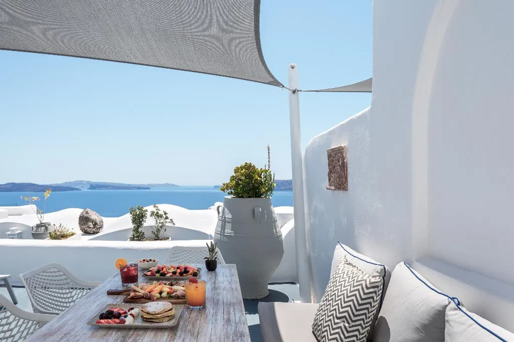 SUITE STANDARD Room, La Perla Villas and Suites, Santorini