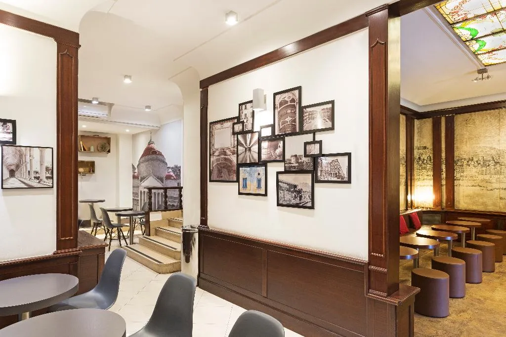 Restaurant, B&b Hotel Napoli, Naples