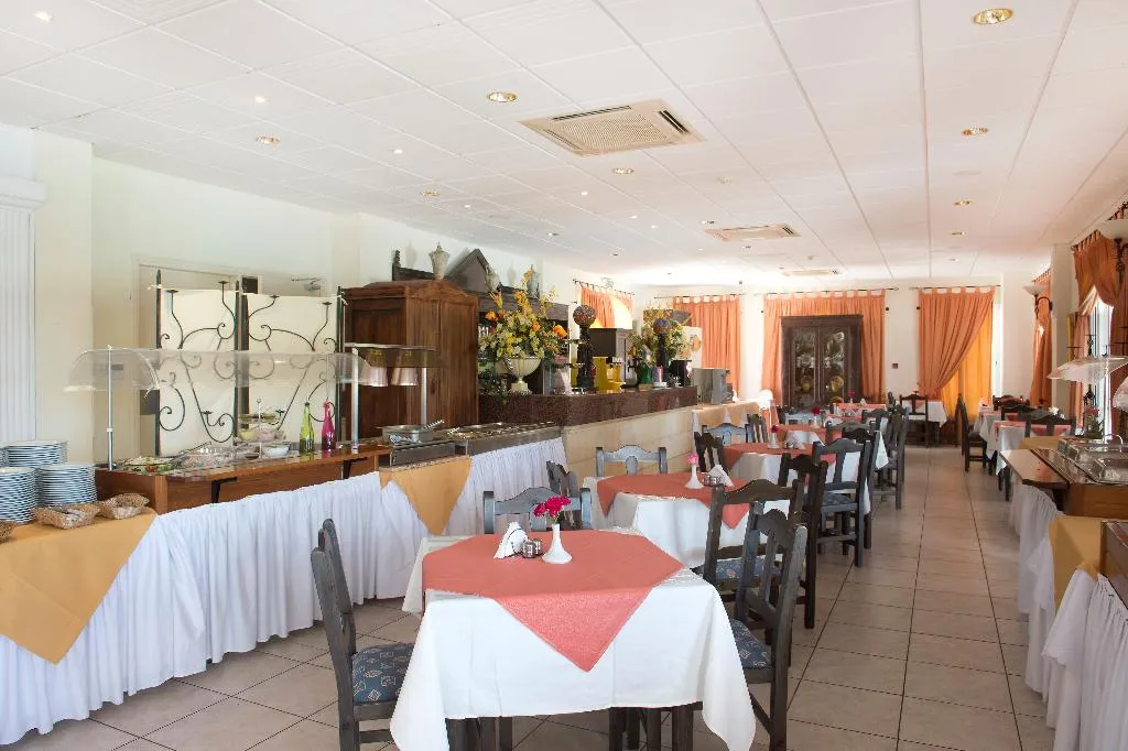Restaurant, Akamanthea Holiday Village, Cyprus