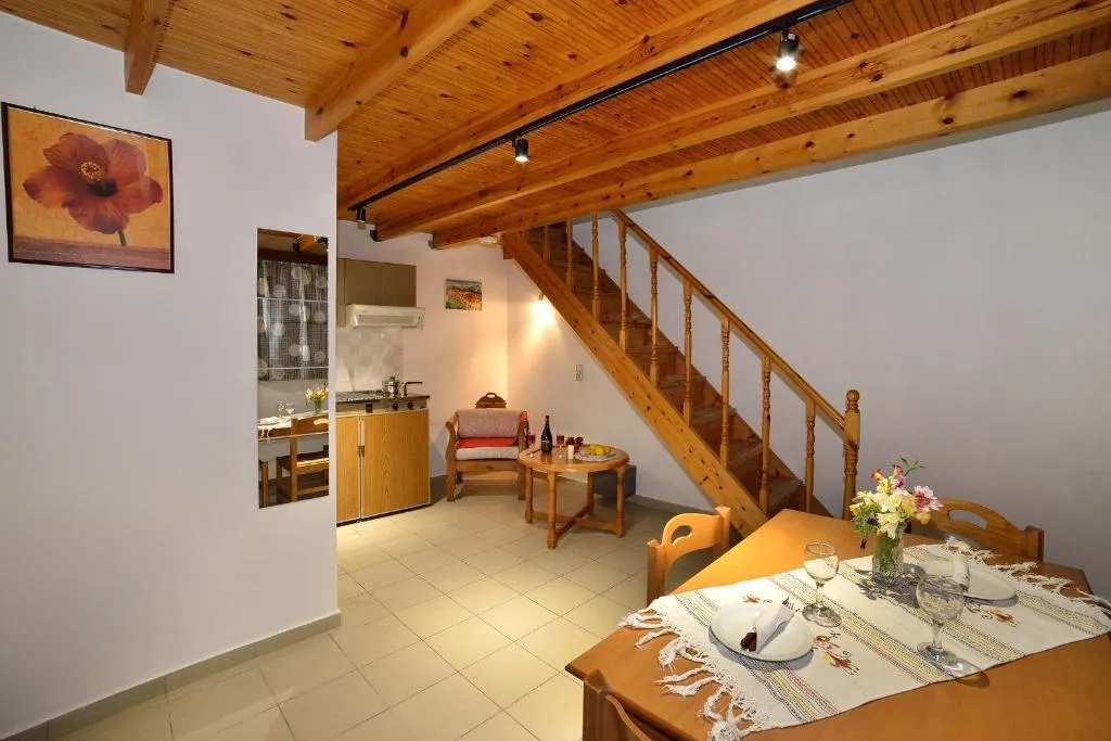 FAMILY ROOM basement Room, Mythos Platanias, Crete