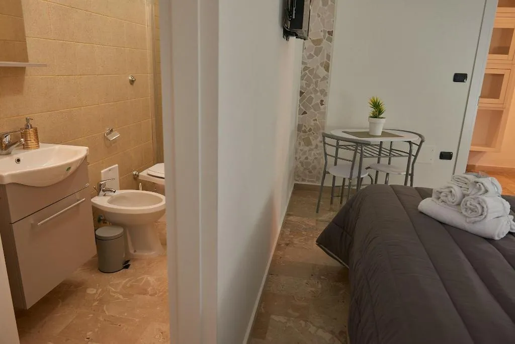 Room, L Anfiteatro Di Pompei B B, Naples