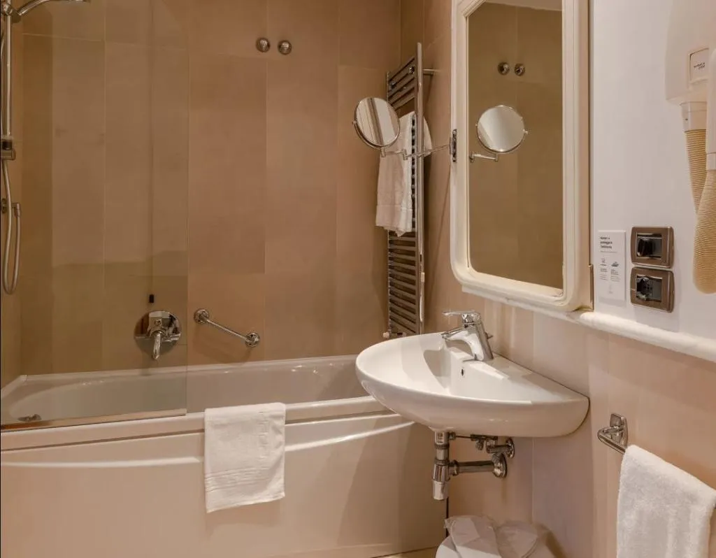 DOUBLE SINGLE USE CITY VIEW Room, B&B Hotel Firenze Pitti Palace al Ponte Vecchio, Florence