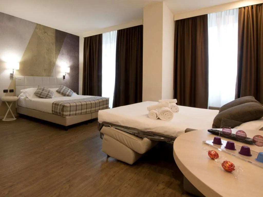 QUADRUPLE SUPERIOR Room, Duomo Hotel & Apartments, Milan