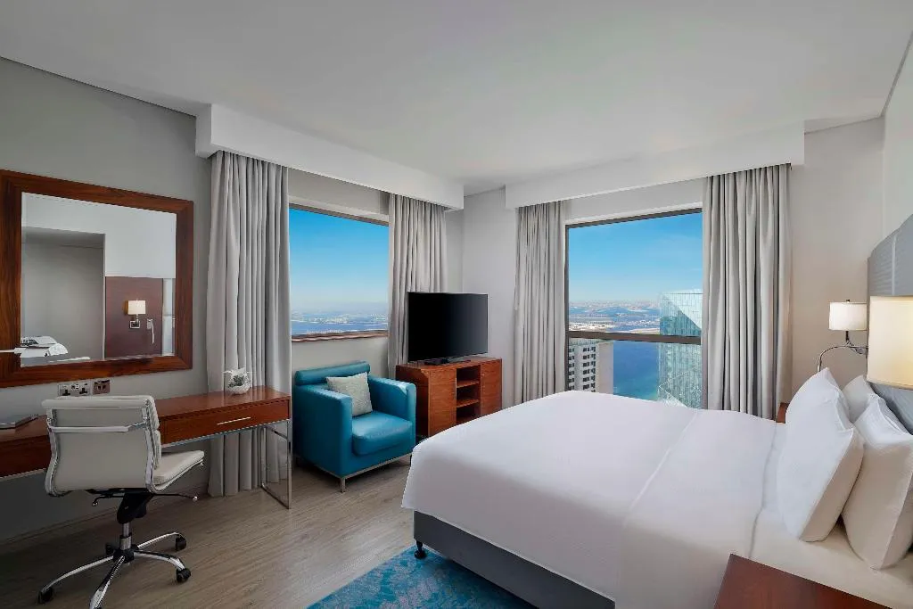 SUITE WITH VIEWS Room, Hilton Dubai The Walk, Dubai