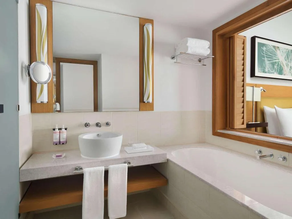 Room, Movenpick Hotel Jumeirah Beach, Dubai