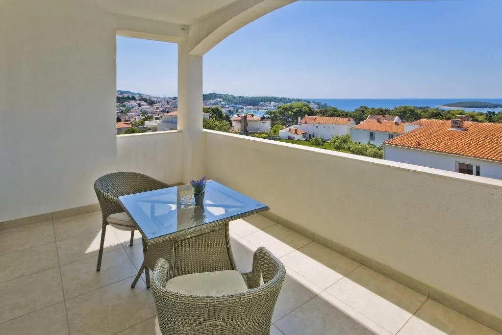Terrace, Violeta Hvar, Split