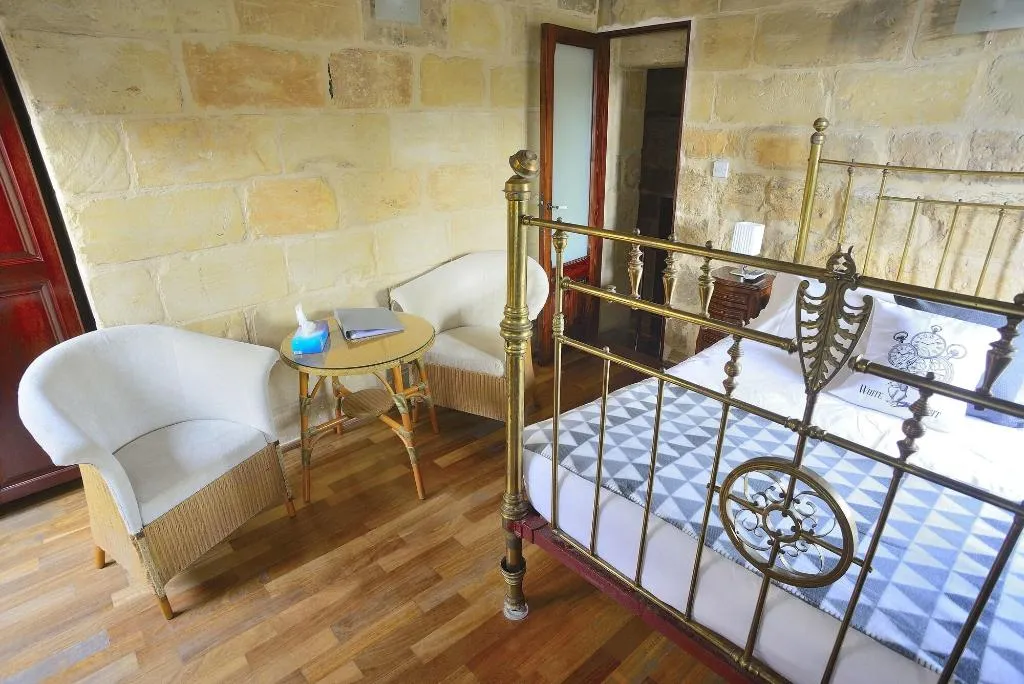 Room, The Burrow Guest House, Malta