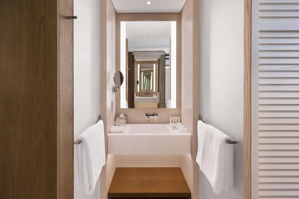 TWIN SUPERIOR Room, Radisson Beach Resort Palm Jumeirah, Dubai