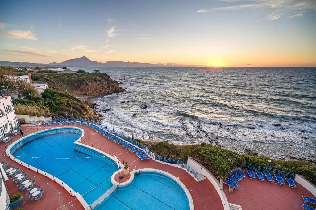 Pool, Carlton Riviera, Palermo