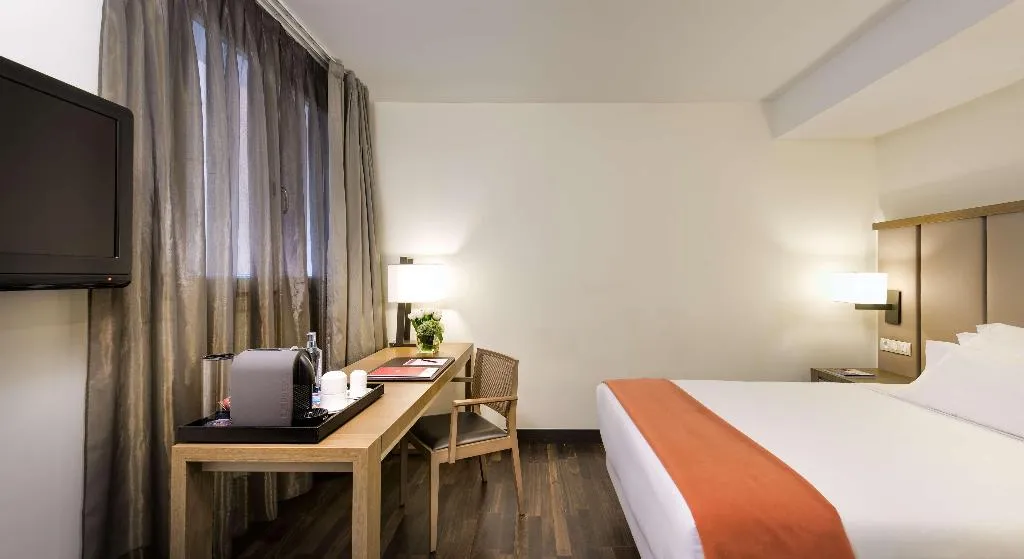Room, NH Collection Madrid Palacio de Tepa, Madrid