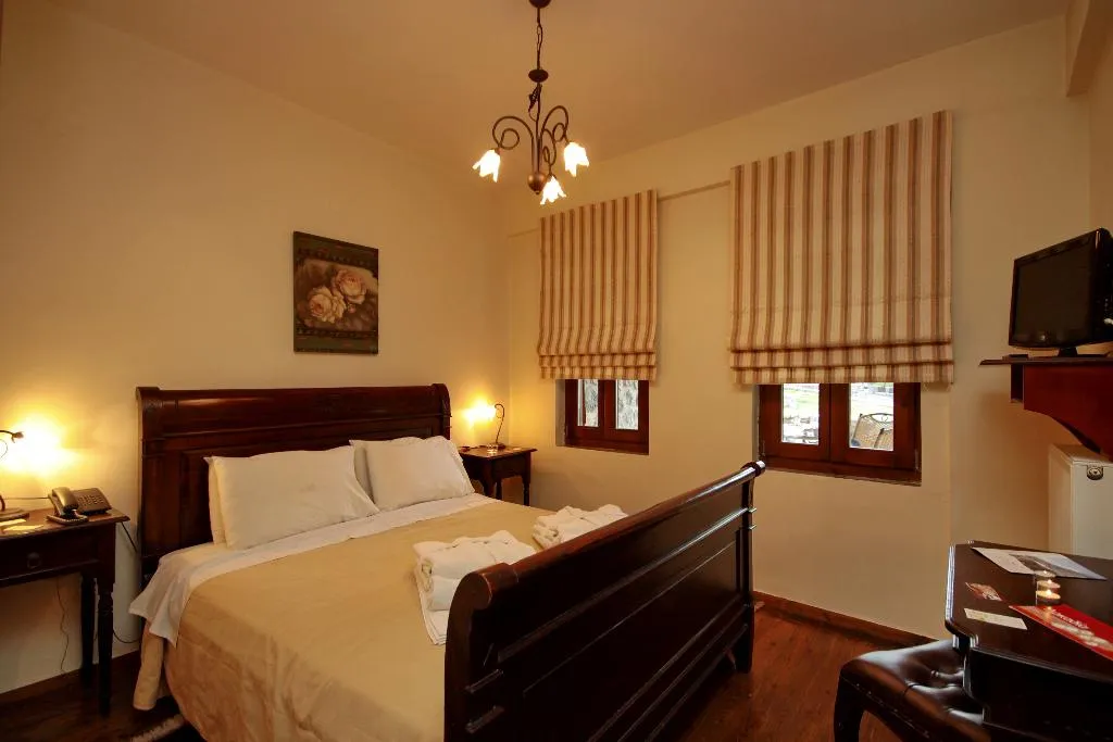 APARTMENT TWO BEDROOMS TWO BATHROOMS Room, Menalia Villa's & Suites, Athens