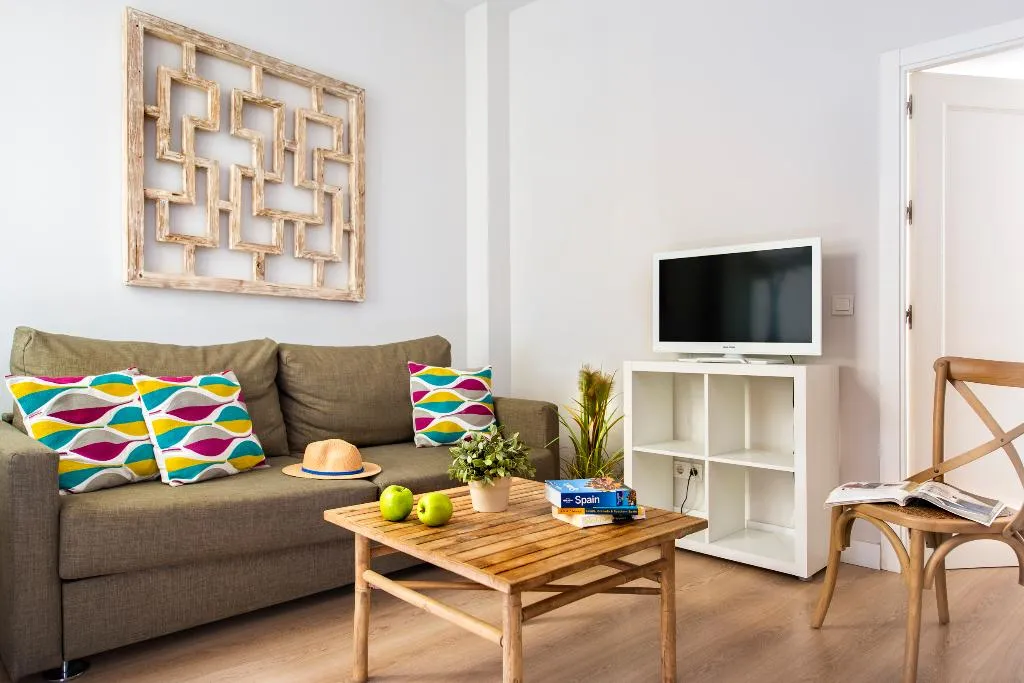 APARTMENT CAPACITY 4 TWO BEDROOMS Room, Suites Sevilla Plaza, Seville