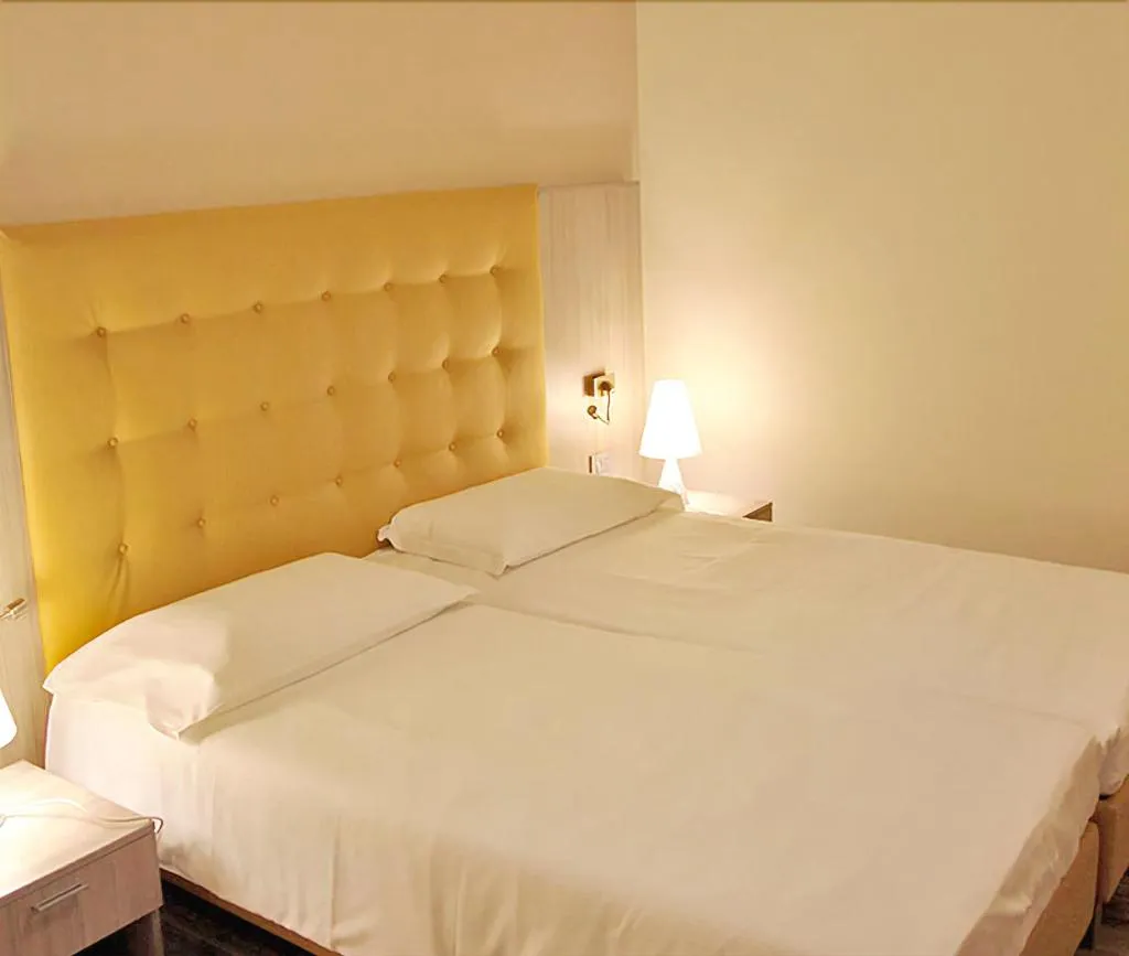 Room, Amalia Bakery Home, Milan