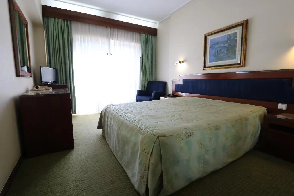 SUITE CAPACITY 4 Room, Imperial, Porto