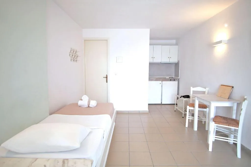 Room, Kritikakis Village Apartments, Santorini