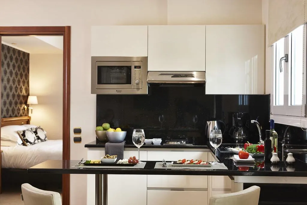SUITE DELUXE QUEEN BED Room, Ava Hotel & Suites, Athens