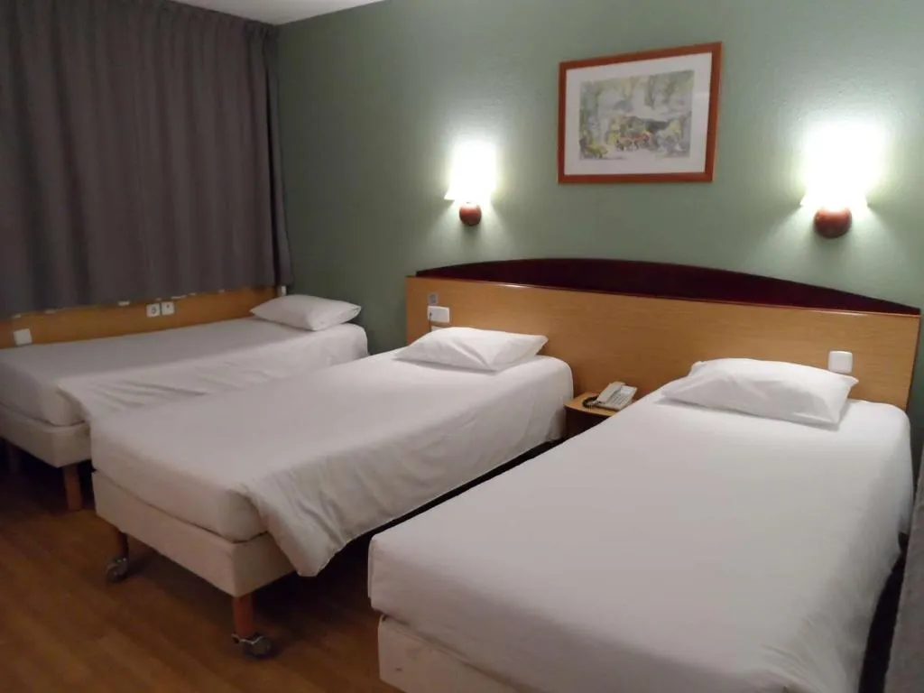 Double or Twin CAPACITY 3 Room, Travelodge Barcelona del Vallès, Barcelona