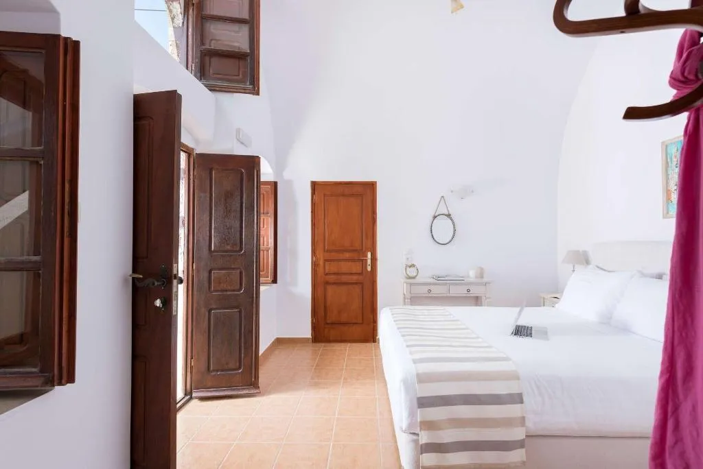 Room, Estate 1896, Santorini